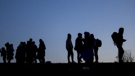 Edirne’de 17 düzensiz göçmen yakalandı – Son Dakika Türkiye Haberleri