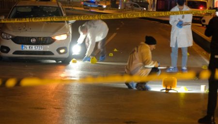 İstanbul’da otomobile silahlı saldırı: 2 kişi yaralandı – Son Dakika Türkiye Haberleri