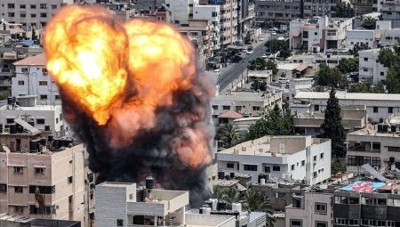 İsrail’den Refah’ta iki eve saldırısı: Hayatını kaybedenlerin sayısı 24’e yükseldi – Son Dakika Dünya Haberleri