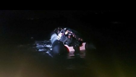Karaburun açıklarında 38 düzensiz göçmen kurtarıldı – Son Dakika Türkiye Haberleri