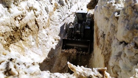 Nisan ayında Yüksekova’da 5 metrelik kar – Son Dakika Türkiye Haberleri